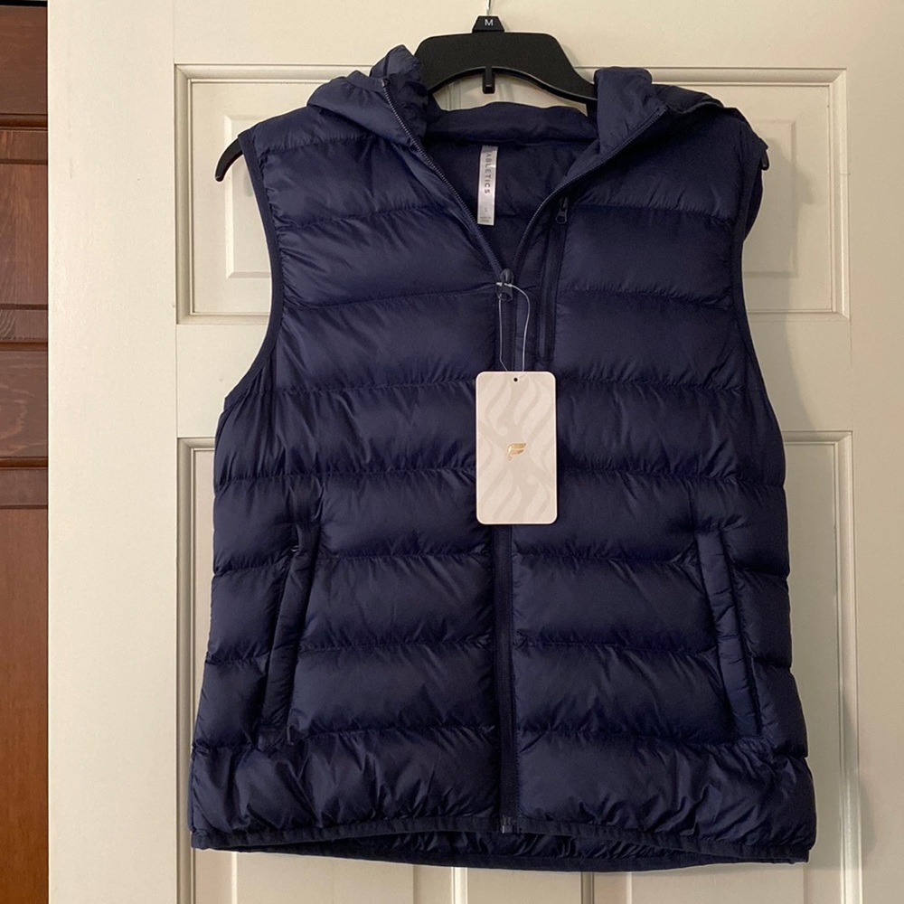 Flash ⚡️⚡️NWT!  Size small Fabletics hooded puffer vest!